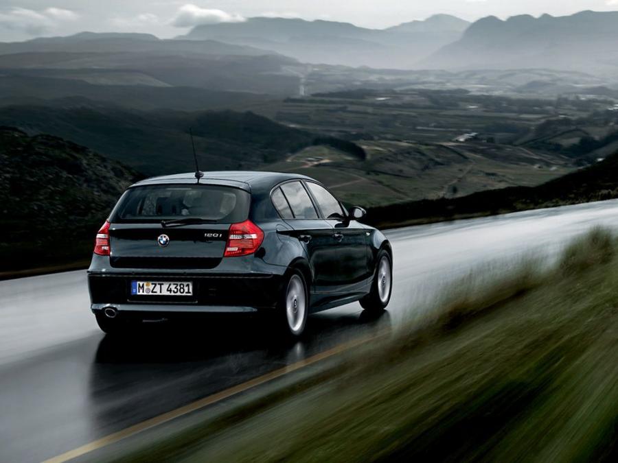  BMW 120i 5-Door 2007 года  (фото 9 из 16)
